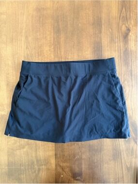 Athleta Brooklyn Skort 13.5” Black Size 12 Slit Pockets EUC